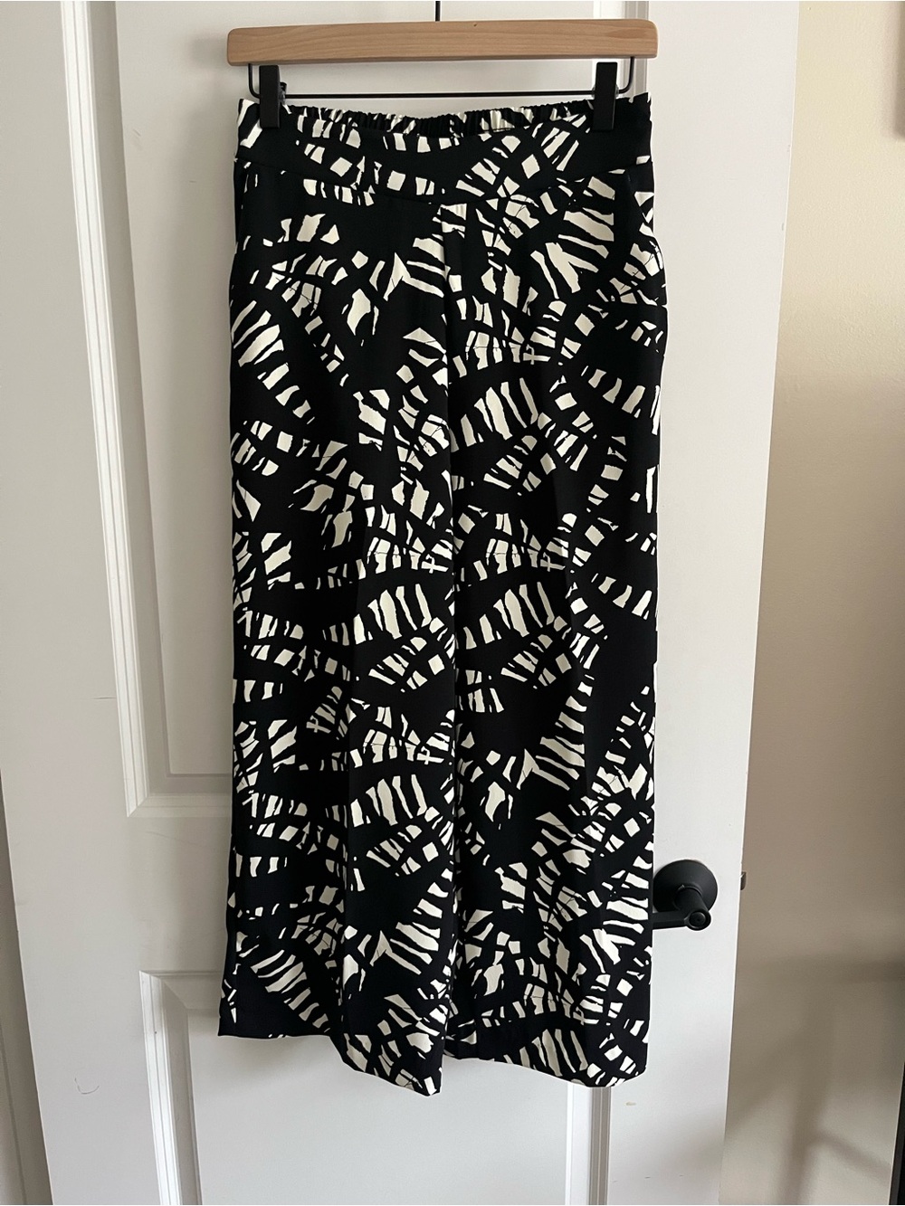 Nine West Women's Black and White Abstract Print Casual Wide Leg Pants sz S